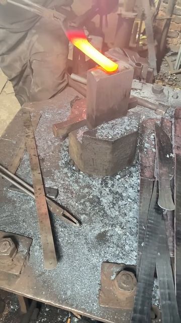 Red-Hot Forging Steel for Agricultural Tools ｜ ASMR & So Satisfying Craftsmanship