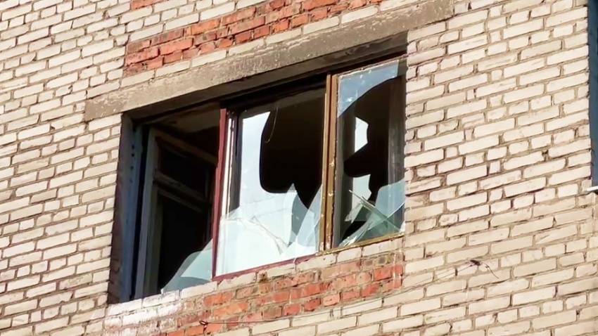 Кадры последствий падения осколков беспилотника в Туле