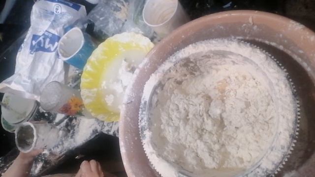 Тамила готовит вкусняшый суп 😂😂😂