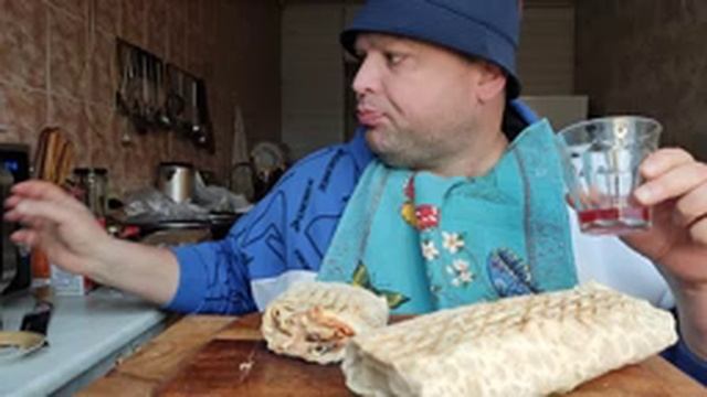 две шаурмы и котлета