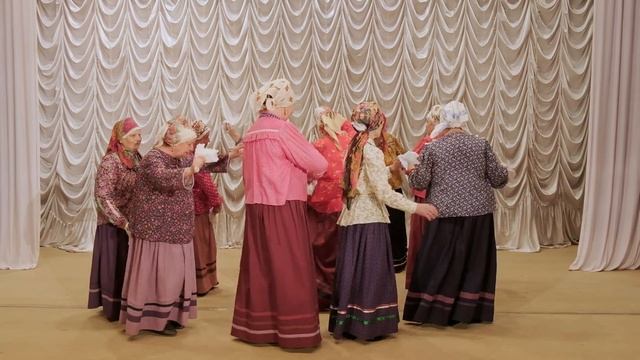 Ансамбль Благовест казачья песня Из поле до поле в зел