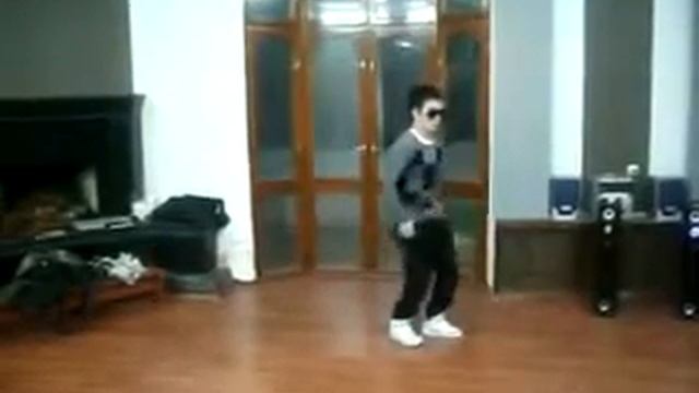 крутой супер чувак!!! робот!!!