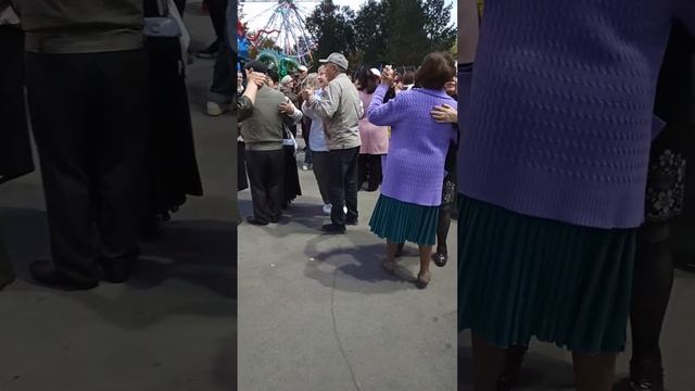 Ретро дискотека.. медленный танец.