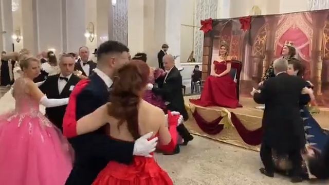 Полька-галоп. Бал в Большом театре оперы и балета Бела?