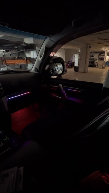 Амбиентная подсветка на Toyota Land Cruiser 200