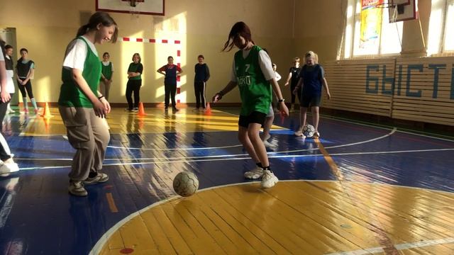 футбол девочки 11.03