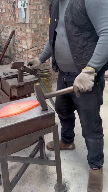 Red-Hot Steel Forging： Crafting Durable Kitchen Tools – So Satisfying!