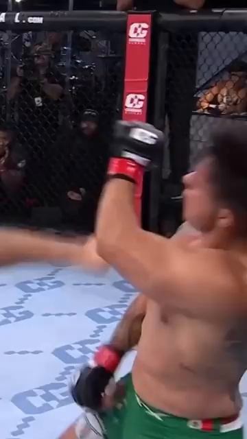 ¡Jawy Méndez deja caer a su oponente! #shorts ｜ Jawy Méndez professional debut at Combate Global