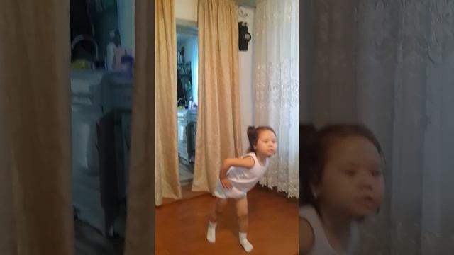 Супер танец Кара Жорго девочке 2.5 года