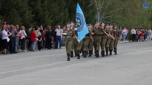 «Наследники Победы» торжественным маршем прошли по центральной площади в Барабинске