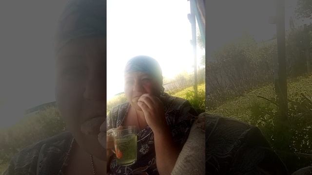 чай с печеньем .
