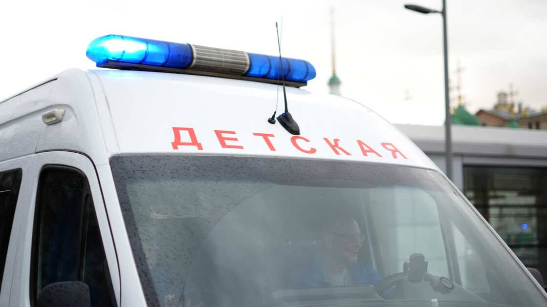 11_26_35Два ребенка пострадали после обрушения бетонного забора в Балашихе