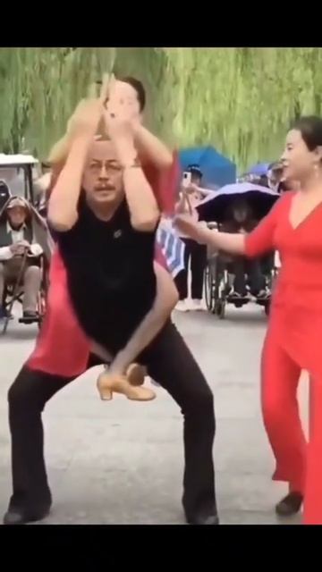 Бабы на шее спиногрызки