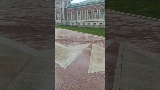 Царицынский замок и хлебный дом