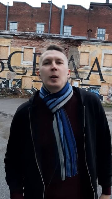 А он, посмотрев на тебя забывает про всё вокруг, И шёпот за ухом становится самым родным вдруг.
