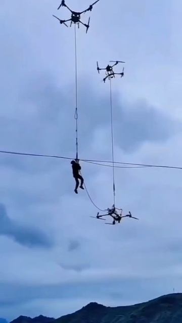 Дроны все плотнее входят в жизнь и могут быть использованы по разному назначению !!!