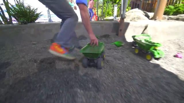 Блиппи (Blippi) - Блиппи изучает вилочный погрузчик   Блиппи на Русском   Изучай этот Мир вместе с Б