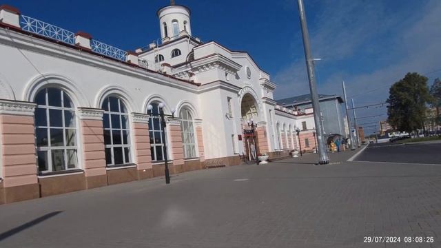 Вокзал с паровозом в Йошкар-Ола июль 2024