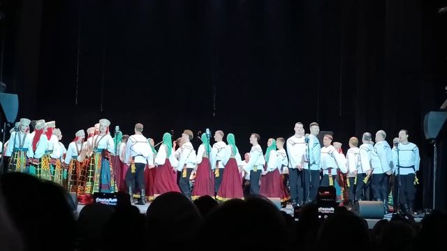 Ой, вставала я ранешенько, исполняет хор Пятницкого, к?