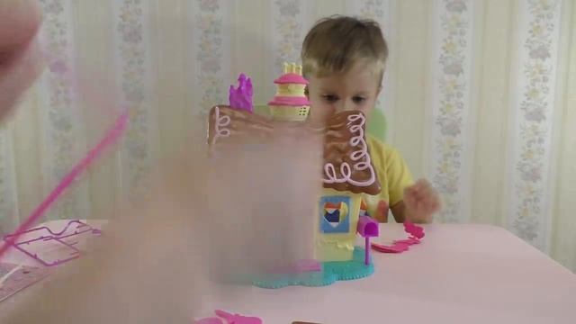 Рома и Диана ★ My Little Pony Пряничный Домик распаковываем и складываем Unpacking Gingerbread House