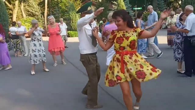 Моя любимая и нежная!!!💃🌹Танцы в парке Горького!!!💃?