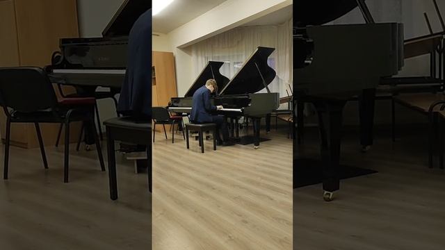 Ломакин Федор .  Волна . Учащийся по классу домры .