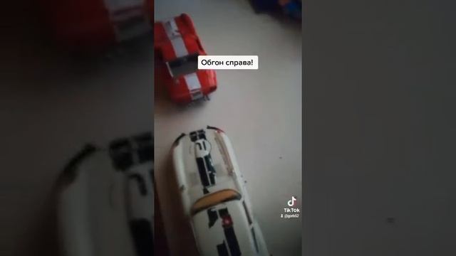 обгон справа надо запретить!!!