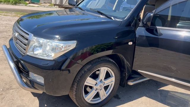 Продажа автомобиля Toyota Land Cruiser 200, 2010 год.