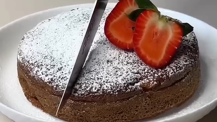 Клубничный ПИРОГ...🥧🍓😋 Рецепт в описании ✍️