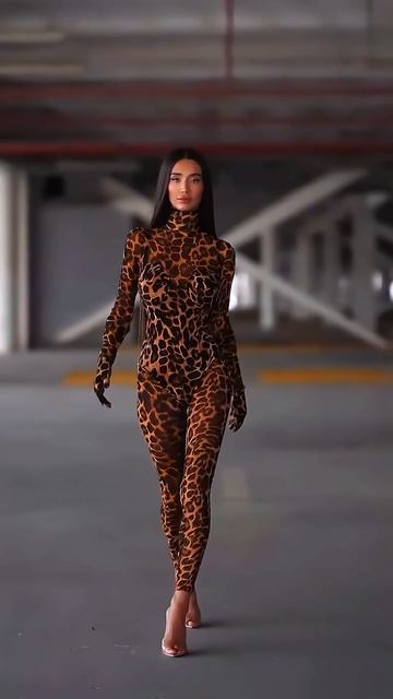 dV7oWeZoLGA - Stunning tight floral jumpsuit summer street style outfit #fashion #style #outfit #sho
