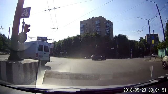 Велосипедист поворачивает налево 2