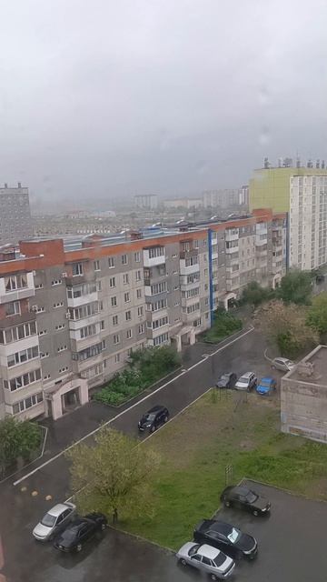 Мы в городе//в Зауралье пасмурно и дожди!