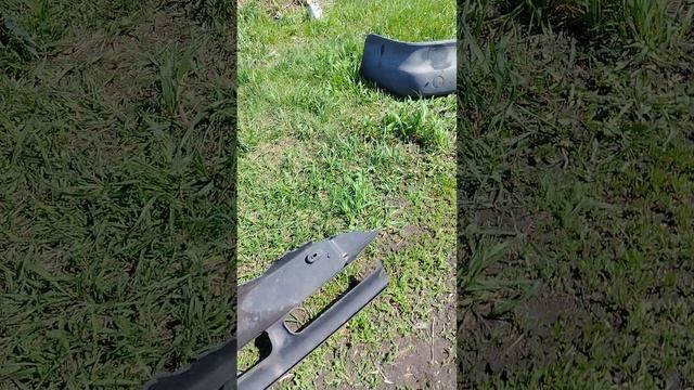 ломаем бампера на свалке