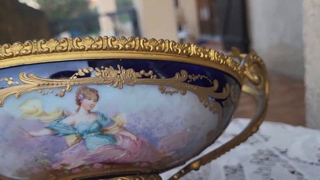 Разнообразие Старого Парижа.  Чаша в Севрском стиле .