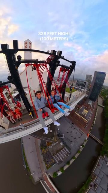 Нидерланды, A’DAM Lookout — это смотровая площадка в Амстердаме, расположенная на вершине башни A’DA