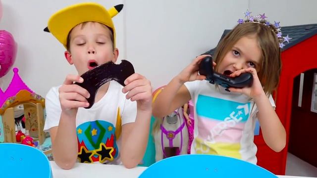 Мисс Кэйти и Мистер Макс (Miss Katy) Gummy vs Real challenge