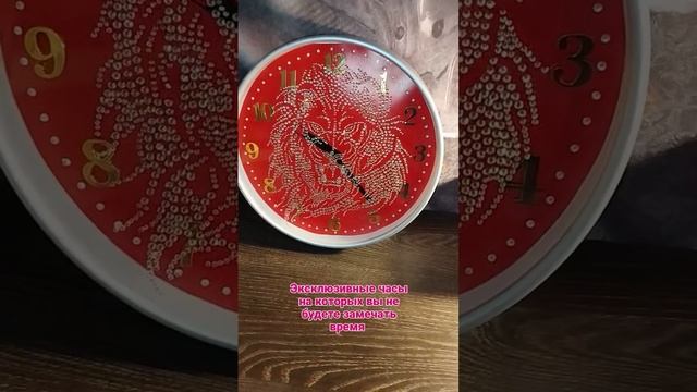 Экслюзивные часы ручная работа, выполнены кристаллами Сваровски. Изготовлю специально для теб❤️🔥