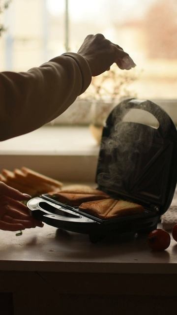 Сэндвичница ARESA AR-1206. Sandwich maker ARESA AR-1206