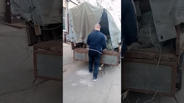 Загружаю строительный мусор.