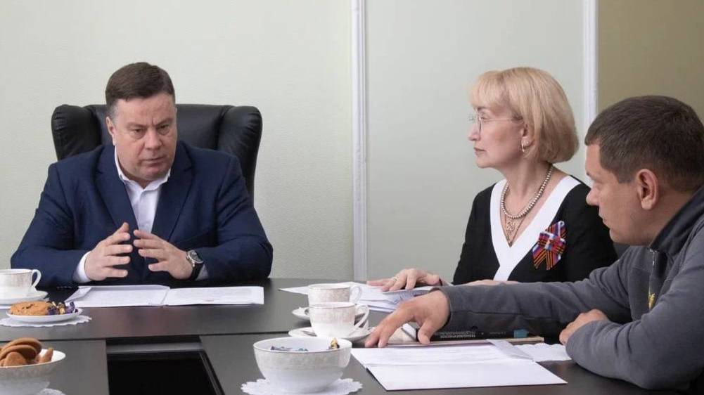 Константин Кузьмин обсудил вопросы поддержки бойцов с сотрудниками образовательной сферы