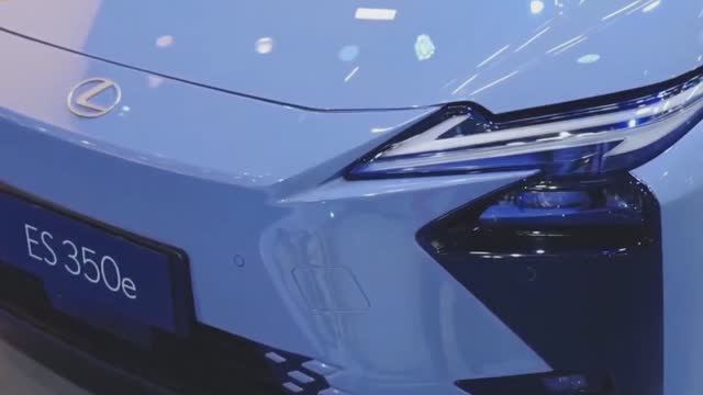 Lexus ES 2026: стиль, комфорт и инновации в одном седане!