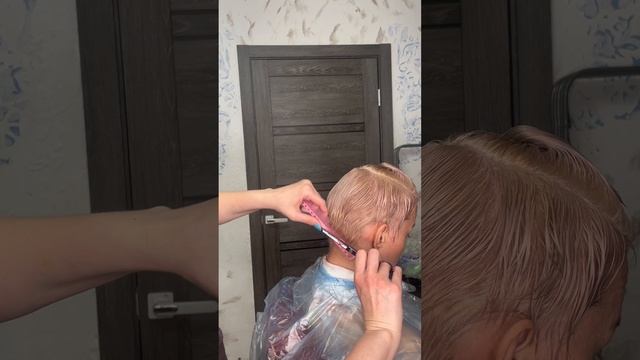 Окрашивание в блонд и стрижка пикси