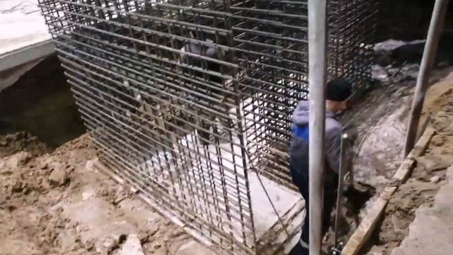 Бетонная конструкция 8 метров Колодец. .