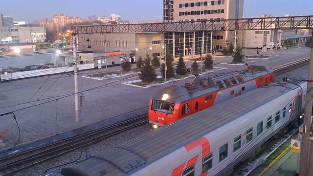 ЧТО ЖЕ ПРОИСХОДИТ НА ПЛАТФОРМАХ ТЮМЕНСКОГО ВОКЗАЛА?