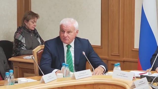 В.Н. Плотников выступил по вопросам обеспечения сельхозтехникой и снижения закупочных цен на молоко