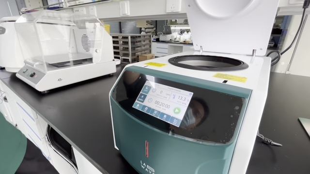 Микроцентрифуга с охлаждением, 15000 rpm, LABWAVE HC-3000R