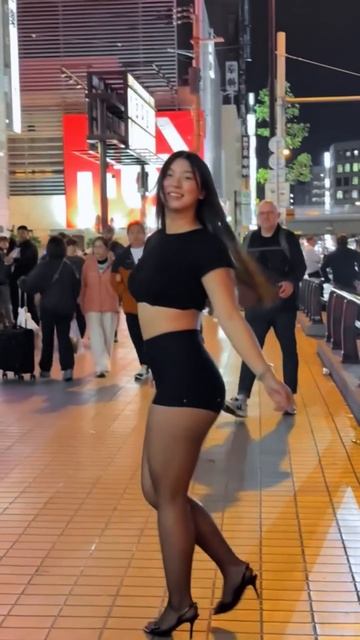 Co93tXjjODs - Beautiful Street Fashion Outfits Style #streetstyle #outfit #shorts