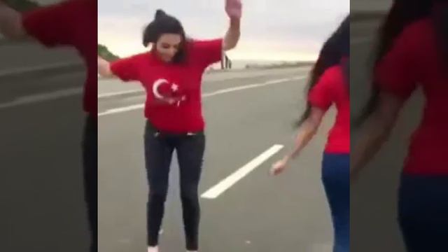 Красивая турецкая девушка✌️✌️✌️✌️✌️✌️✌️
