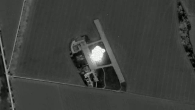 Ракетный удар по небольшому аэродрому возле села Кисличеватая в Днепропетровской области.  Оскол...