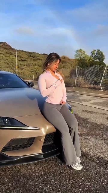5EbTMTheeeo - Gorgeous model in fancy tight pants street style fashion #fashion  #style #outfit #sho